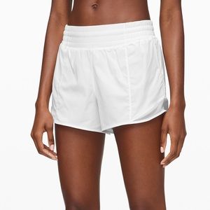 lululemon high waisted hotty hot shorts